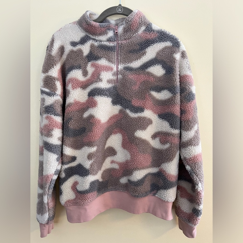 Girls medium Grayson Threads pink camo fleece pullover